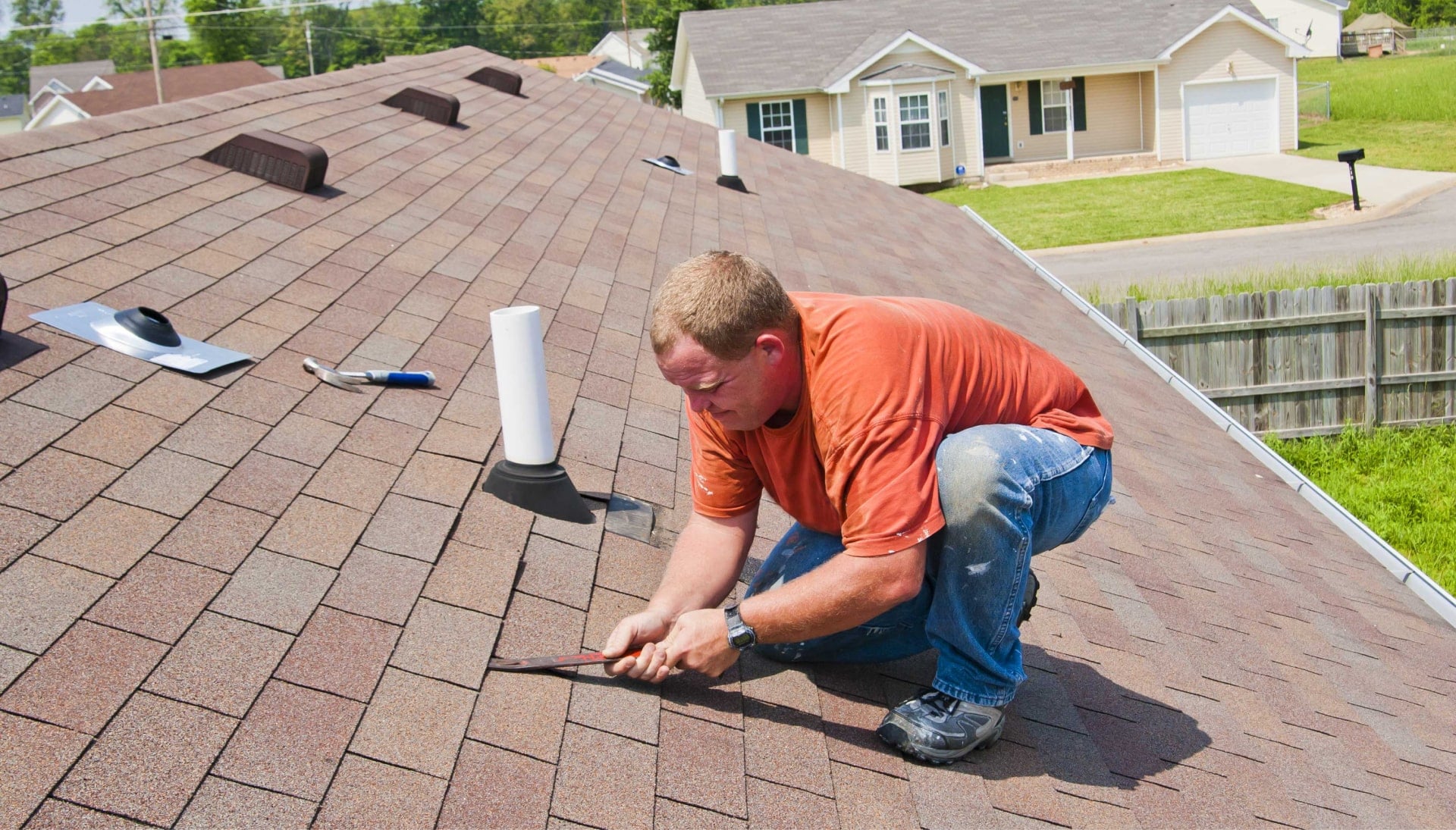 Dependable Roof and shingle repair experts in Des Moines, Iowa committed to customer satisfaction.